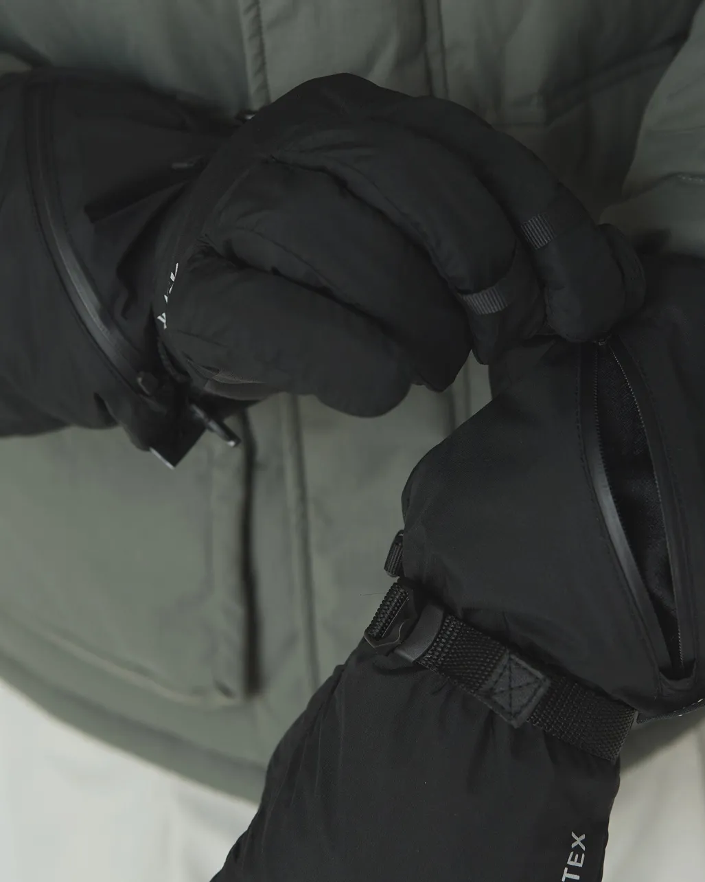 GORE-TEX Gloves